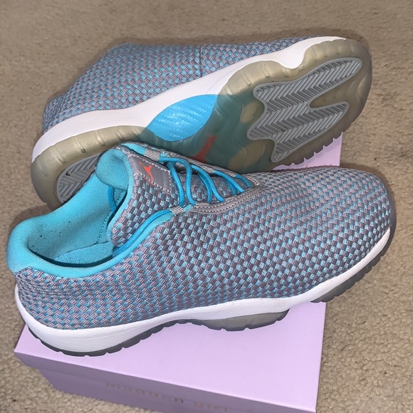 Air Jordan - Girls/Womens - Picture 3 of 3